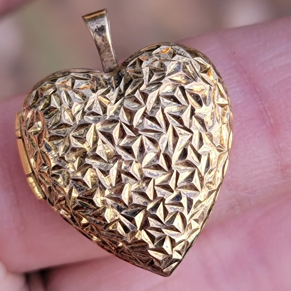 ❤️ Gorgeous vintage diamond cut 925 sterling silver gold vermeil heart locket ❤️